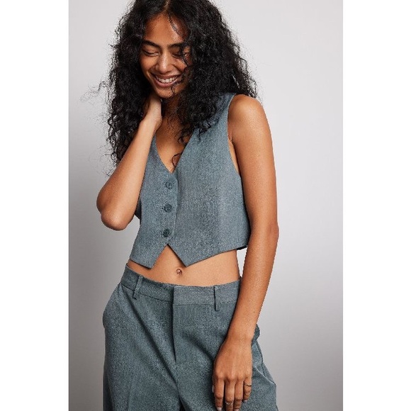 Giorgio Armani designer cropped vest - Picture 11 of 11